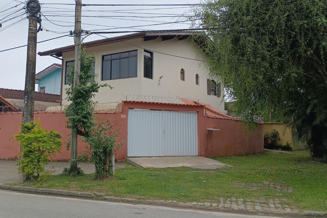 Photo of Buildings in Indaia