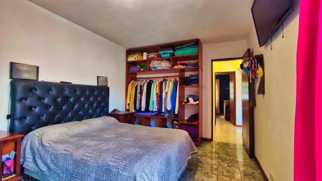 Photo of Bedroom in Dr. Enrique Zarate