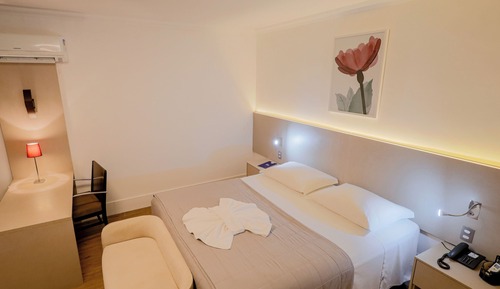 Superior Studio Suite, 1 King Bed, Balcony, City View
