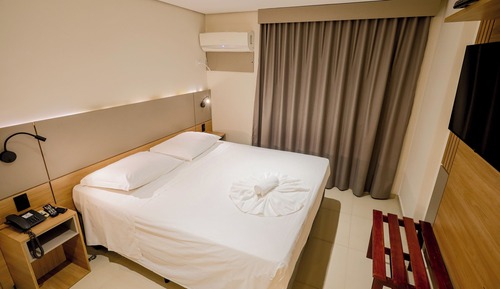 Deluxe Studio Suite, 1 King Bed