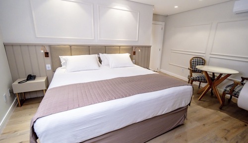 Premier Suite
