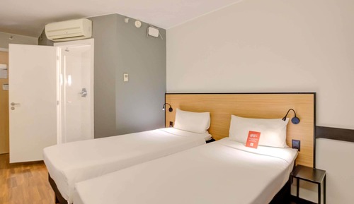 Standard Room, 2 Twin Beds