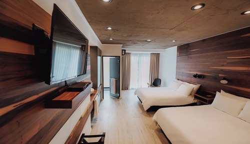 Premium Room, City View