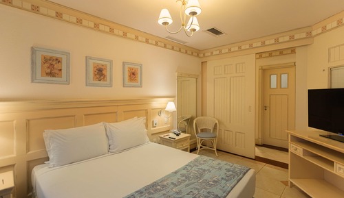 Superior Suite, Balcony, Pool View