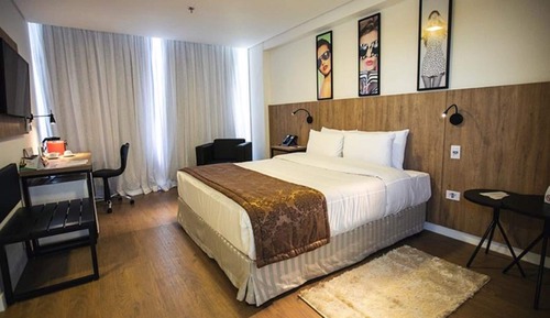Deluxe Room, 1 King Bed