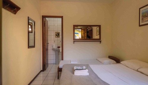Comfort Room, Multiple Beds