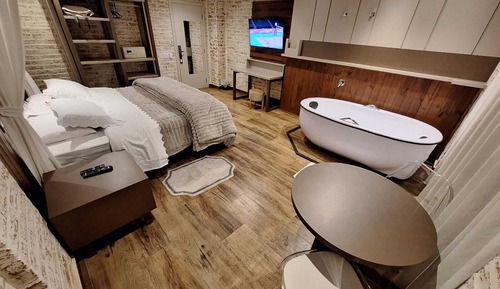 Deluxe Double or Twin Room, Garden View