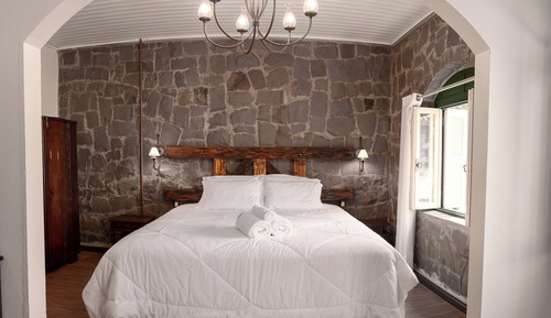 Exclusive Suite, 1 Queen Bed with Sofa bed, Air conditioning