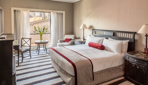 Premium Room, 1 King Bed (Living Area)