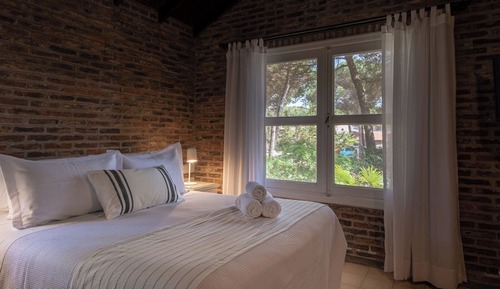 Room, 3 Bedrooms
