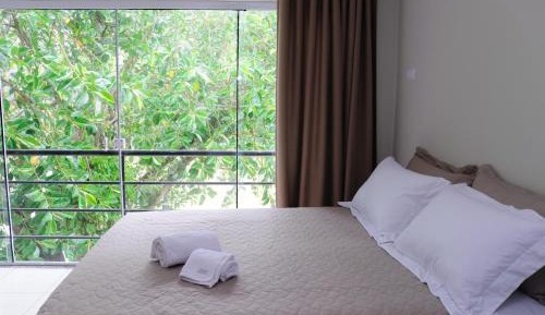 Apartment with Mountain View