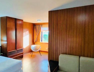 Deluxe Queen Suite