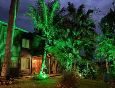Bungalow (6 Adults)