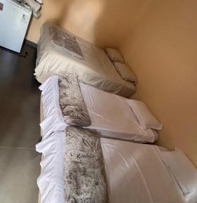 Deluxe Queen Suite