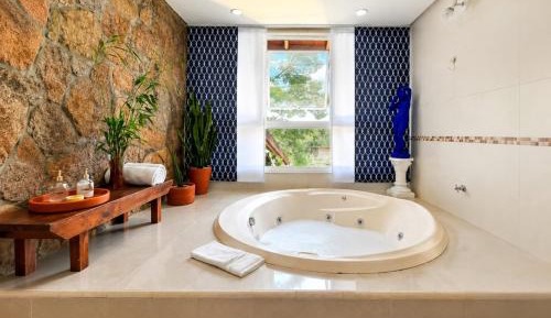 Suite with Garden View