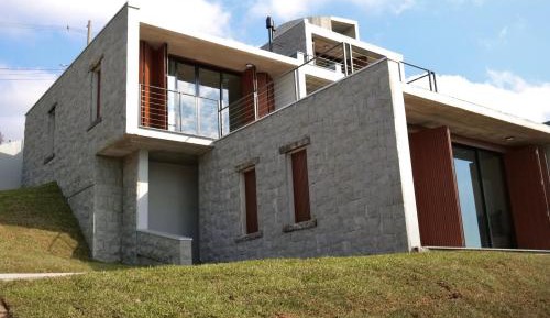 One-Bedroom Apartment with View