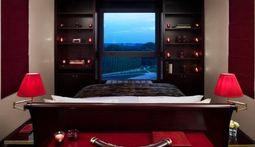 Tower King Suite