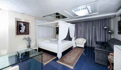 Suite with Spa Bath