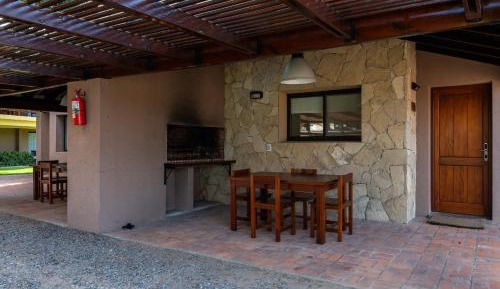 One-Bedroom Apartment (4 Adults)