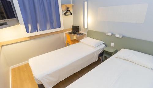 Standard Apartment with Two Single Beds