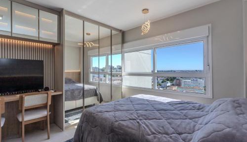 One-Bedroom Apartment with Lake View