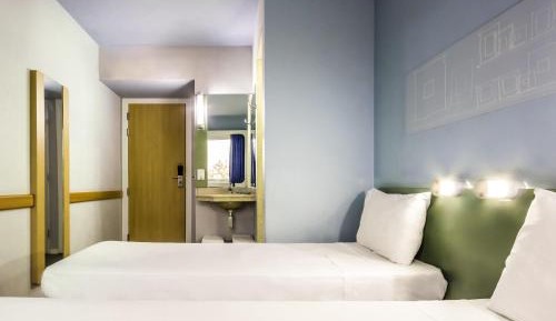 Standard Apartment with Twin Beds