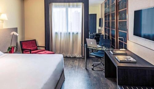 Deluxe Queen Room