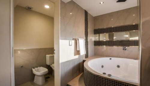Suite with Hot Tub