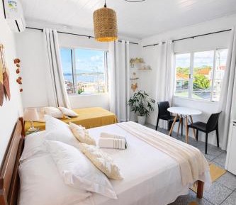 Deluxe Suite with Sea View