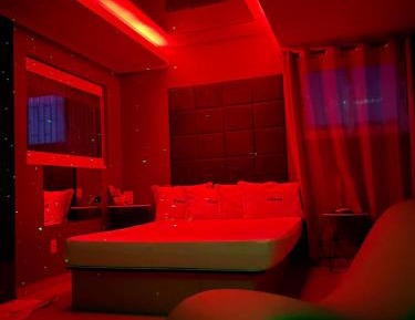 Queen Suite with Spa Bath