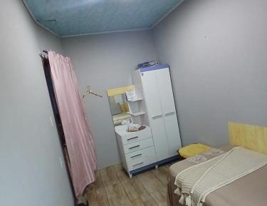Single Room with Shared Bathroom