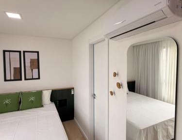 One-Bedroom Loft Apartment with One Queen Bed