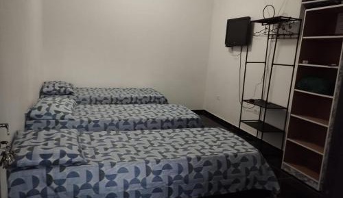 Basic Triple Room with Shared Bathroom