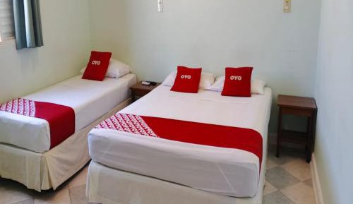 Triple Suite (1 Double bed + 1 Single bed)