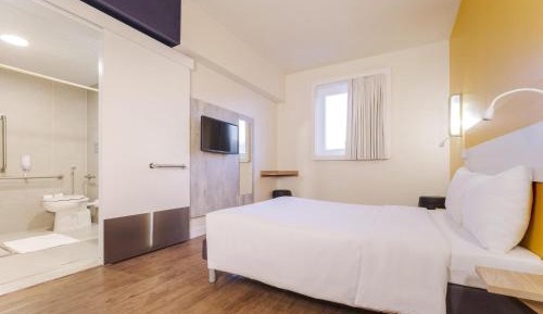 Apartment with Double Bed - Disability Access