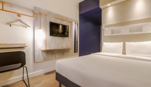 Standard Apartment with One Double Bed