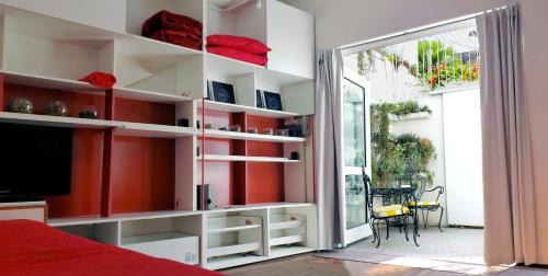 Apartment with Garden View