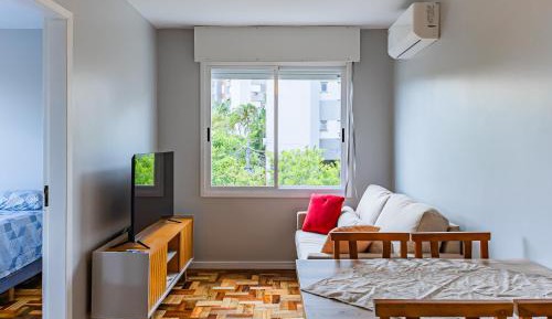 One-Bedroom Apartment with View