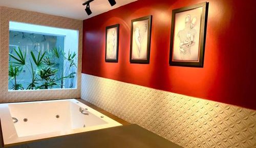 King Suite with Spa Bath