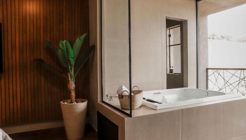 King Room with Spa Bath