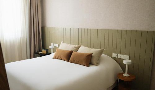 Standard Queen Room