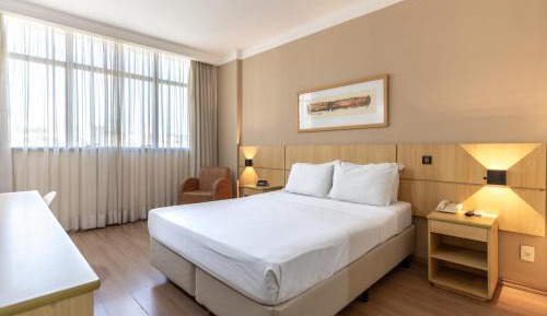Room with Queen Bed