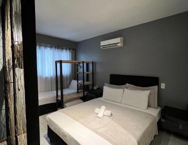 Quintuple Room