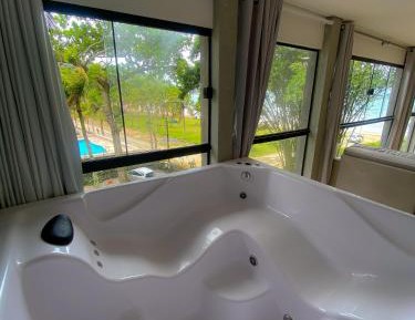 Deluxe Suite with Spa Bath