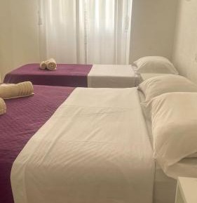 Quadruple Room with Private Bathroom