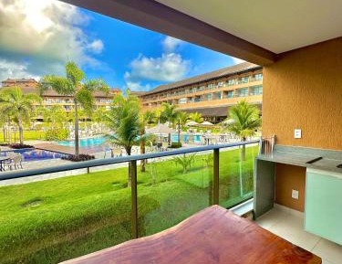 Apartment with Pool View 