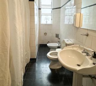 Deluxe Queen Suite