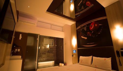 Standard Queen Room