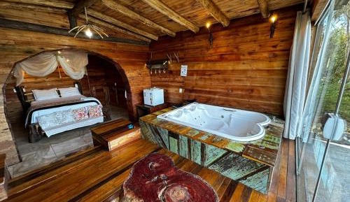 Queen Suite with Spa Bath