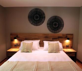 Queen Room with Garden View